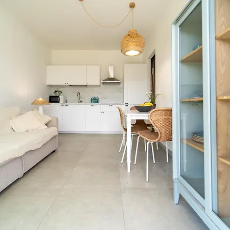 Guesthost - Borgo 84 - Nido Sul Mare 아파트 마르자메미